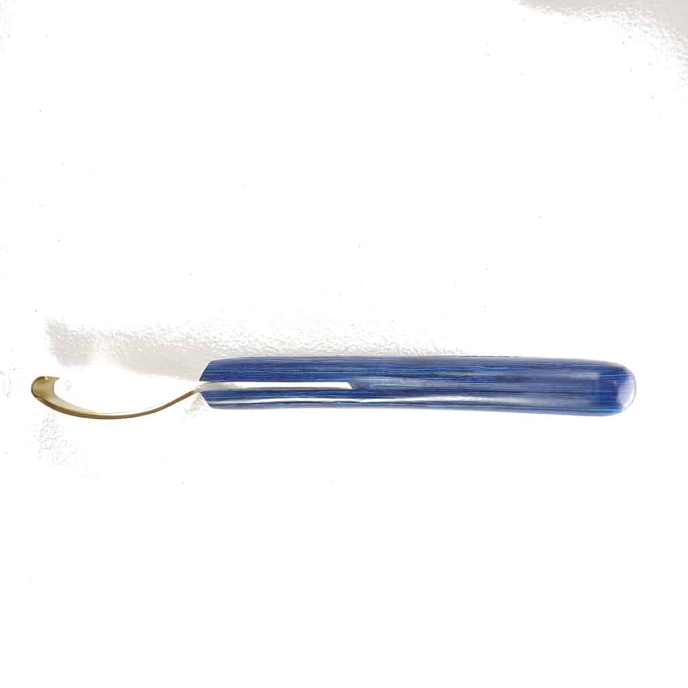 Hoof It Blue Handle Hoof Knife – Left Hand, Gold Blade, J2 Stainless Steel 2 Hoof It loop hoof knife, left hand, blue-coated blade with gold ferrule and patterned handle, side view